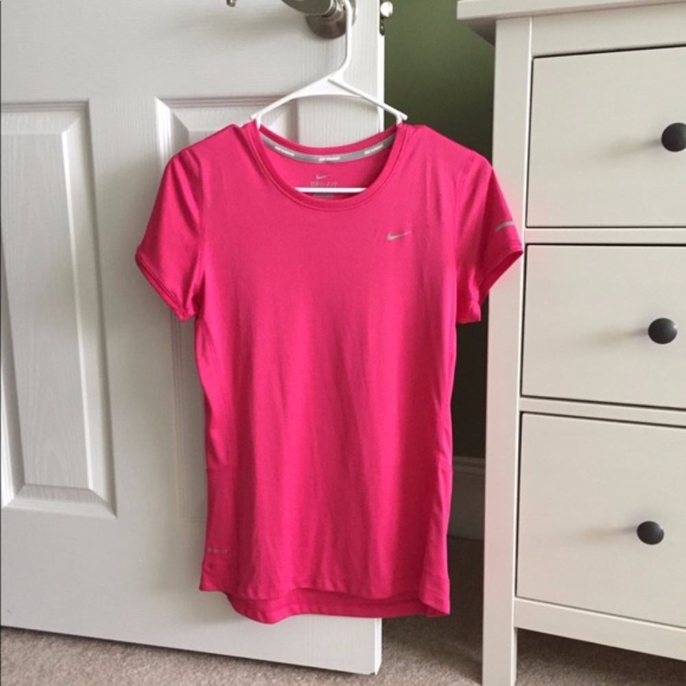 Nike top